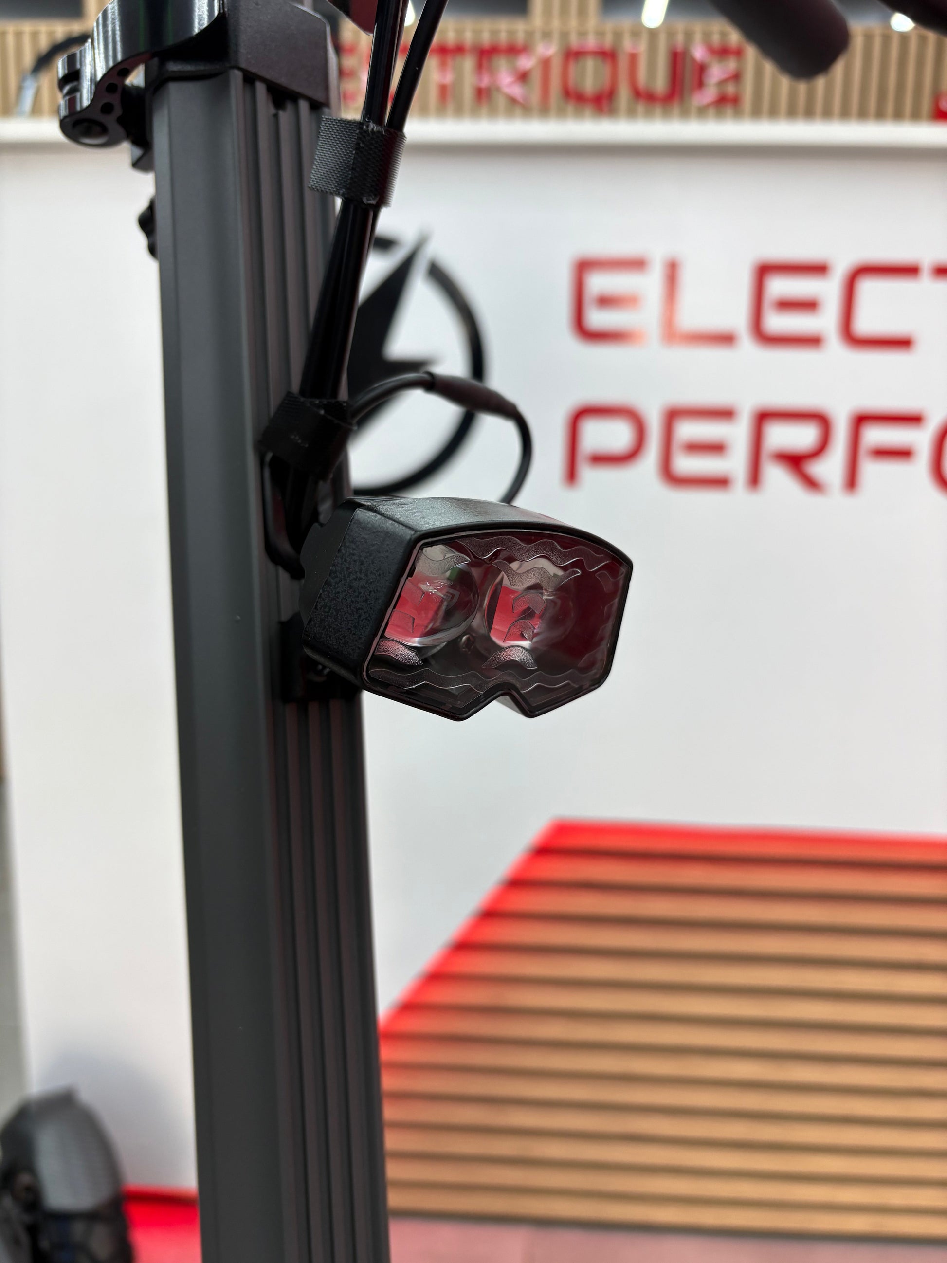 EcoXtrem M41 Tank Dual Shock Electrique Performance